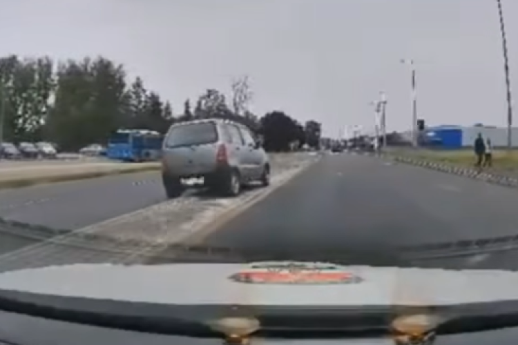 Össze-vissza hajtott a Celli úton - Videó